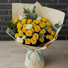 Букет цветов из:  Розы в Садовый