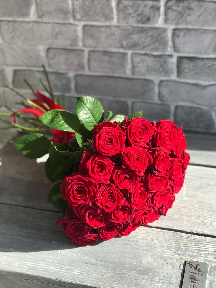 Букет Красные розы Фридом в Садовый