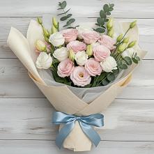 Букет цветов из:  Лизиантусы в Садовый