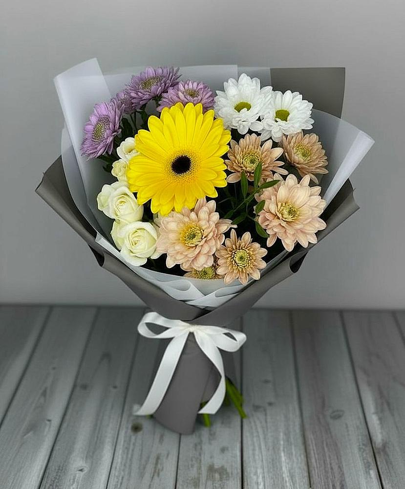 Букет цветов из: Розы, Герберы и Хризантемы в Садовый