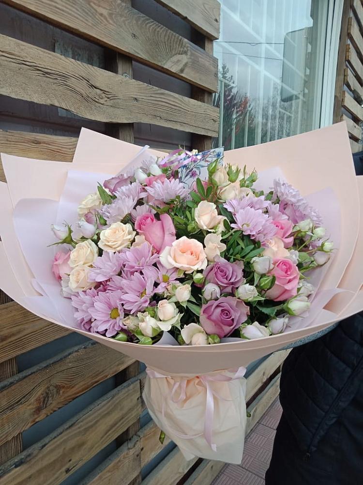 Букет цветов из: Розы и Хризантемы в Садовый