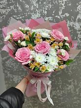 Букет цветов из:  Гвоздики, Орхидеи и Розы #REPLACE_PRED# Садовый