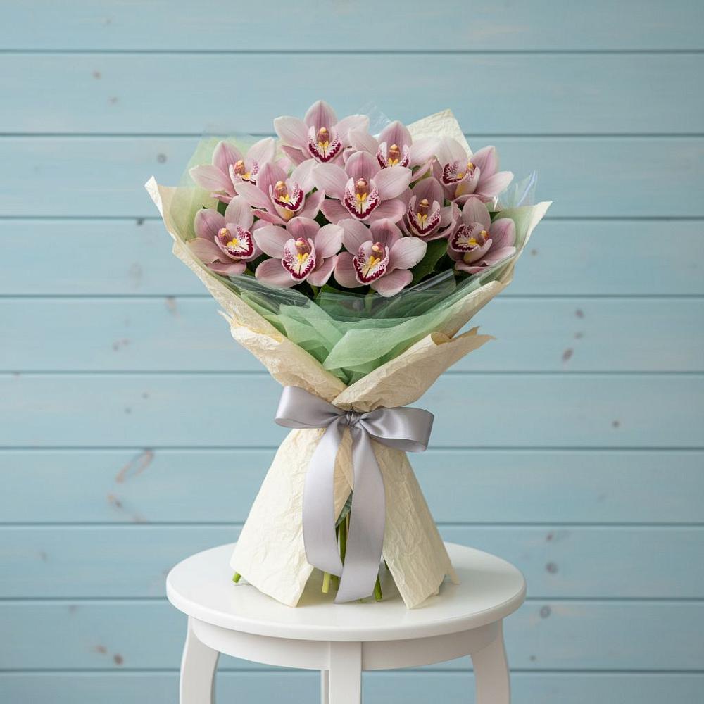 Букет цветов из: Орхидеи и Розы в Садовый