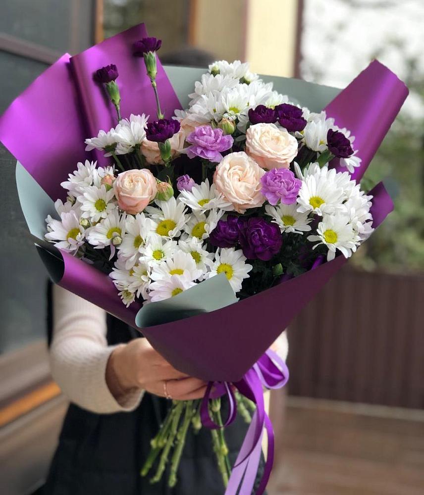 Букет цветов из: Хризантемы, Гвоздики и Розы в Садовый