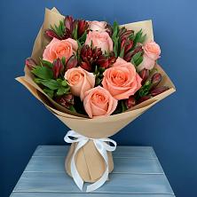 Букет цветов из:  Розы и Альстромерии в Садовый