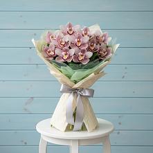 Букет цветов из:  Орхидеи и Розы #REPLACE_PRED# Садовый