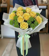 Букет цветов из:  Хризантемы и Розы в Садовый