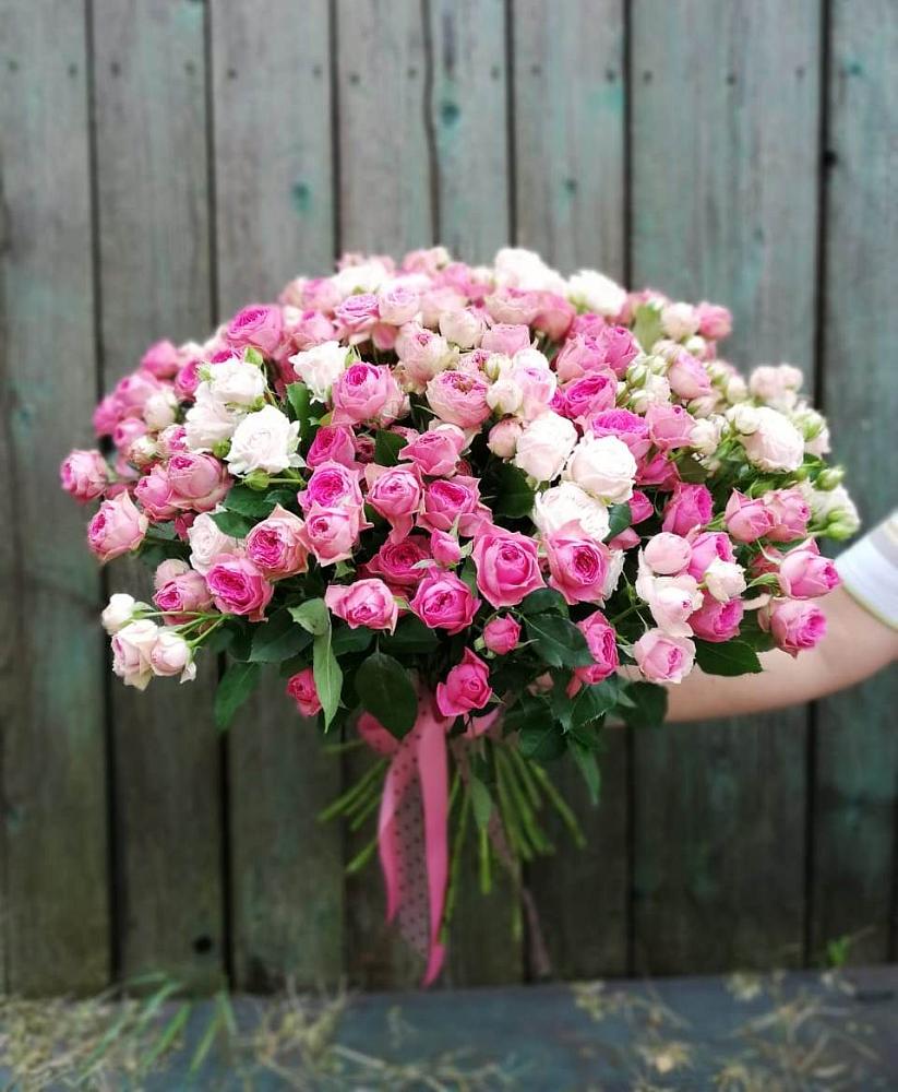 Букет Розовые кустовые розы Натали и Лав Лидия в Садовый