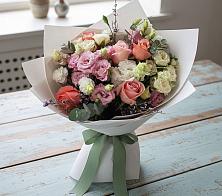 Букет цветов из:  Розы, Лизиантусы и Гвоздики #REPLACE_PRED# Садовый