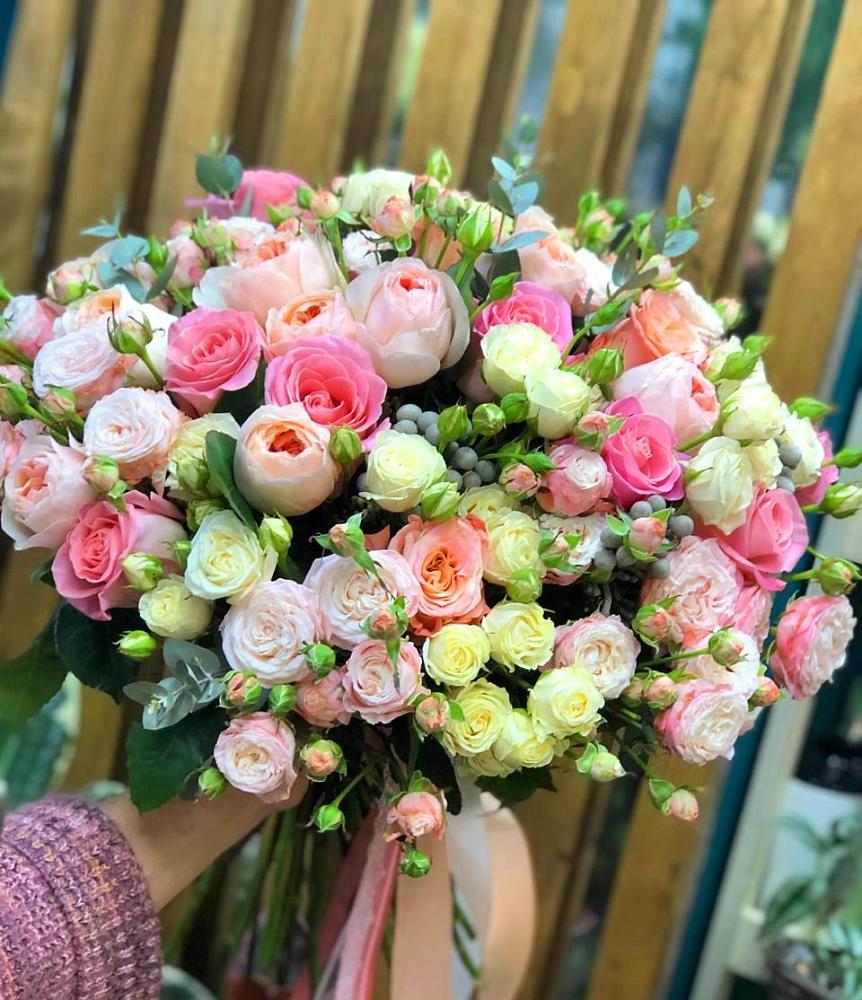 Букет цветов из: Розы в Садовый