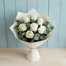 Букет Белые розы в Эвкалипте в Садовый