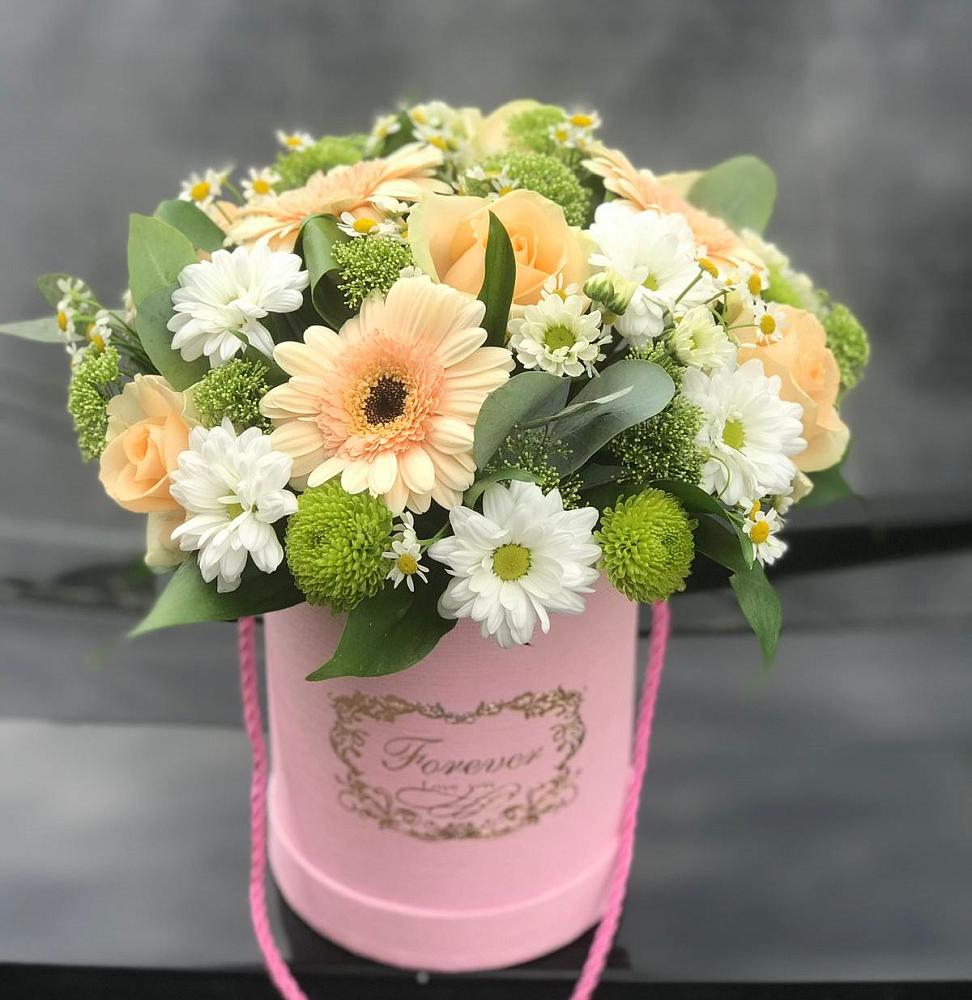 Цветочная композиция из Розы, Герберы и Хризантемы в шляпной коробке в Садовый