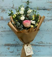 Букет цветов из:  Розы и Лизиантусы в Садовый