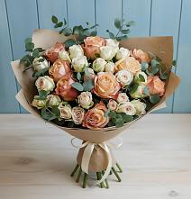 Букет цветов из:  Альстромерии и Розы в Садовый