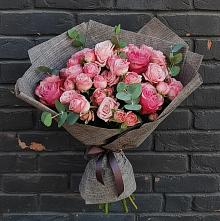 Букет цветов из:  Розы в Садовый